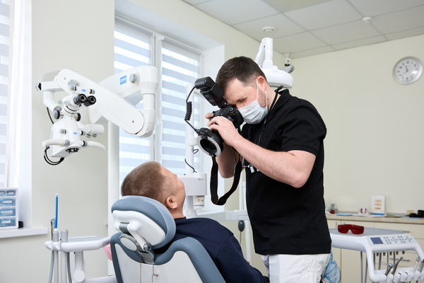 Пуховский – врач-ортопед в стоматологии Здравея